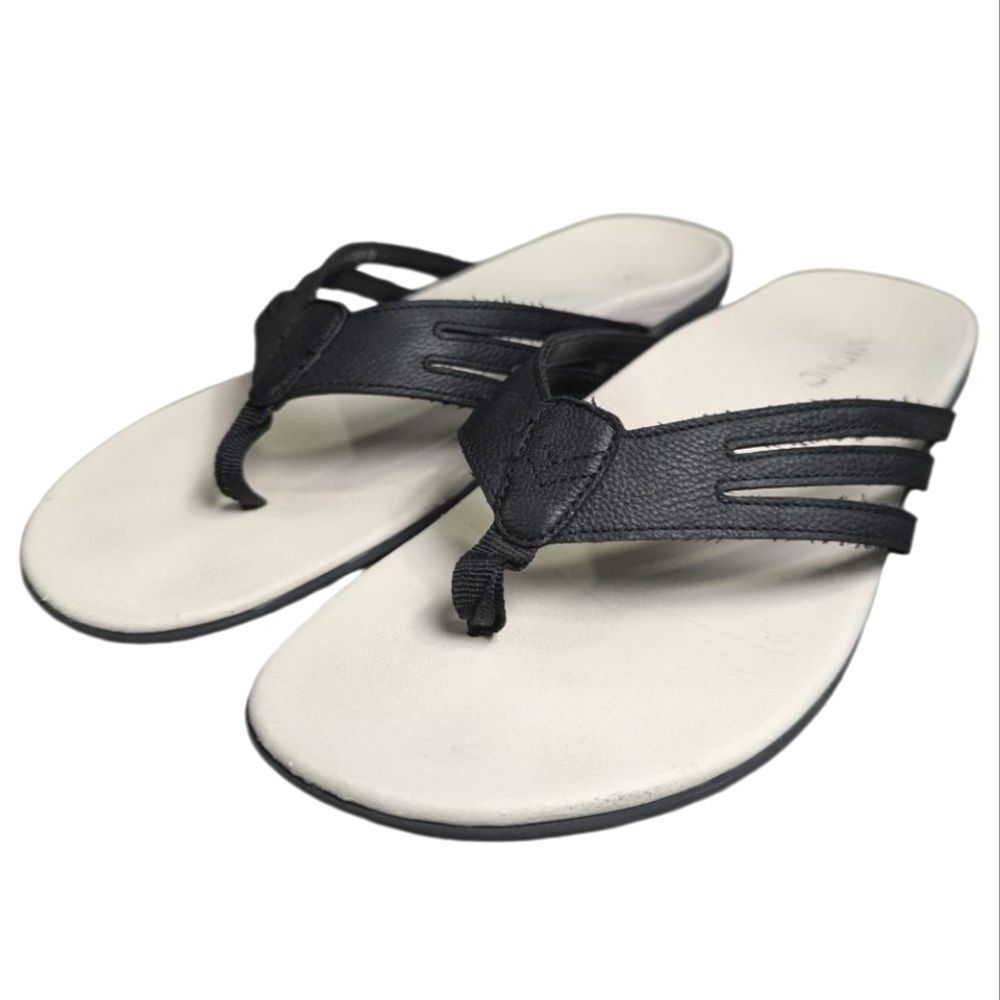 Vionic Black and Cream Thong Sandals